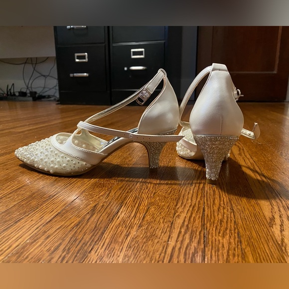 NIB Vintage-Inspired Kitten Bridal Heels Size 7 - Picture 2 of 4